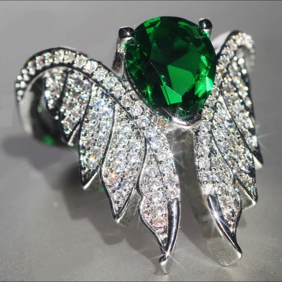 Jewelry - Green Statement silver angel wings ring